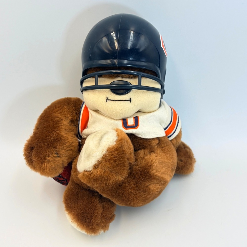 Vintage 1983 NFL Huddles Chicago Bears Plush Bear Plastic Helmet Tudor Games 7"